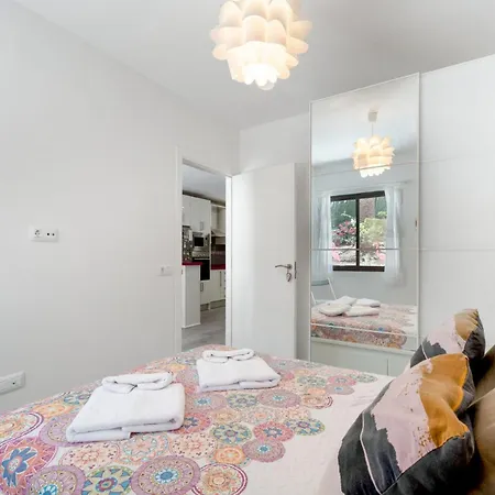 Apartmán Charming 2-bedroom In